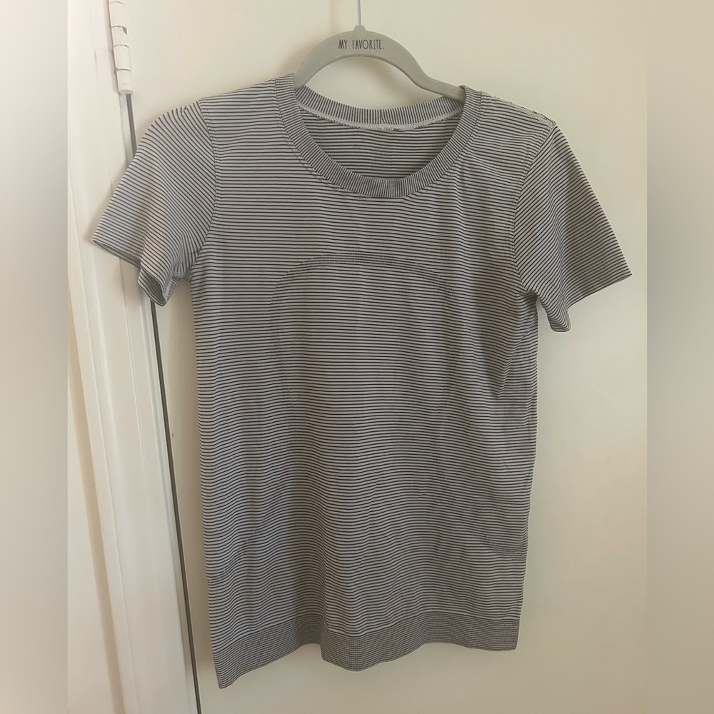 Lululemon Athletic Shirt❣️❣️